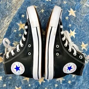 𝗦𝗢𝗟𝗗 Converse Chuck Taylor 𓆧 black leather 𓆧 women's size 7.5